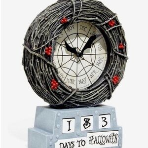 HOT TOPIC EXCLUSIVE-NIGHTMARE BEFORE CHRISTMAS TABLE CLOCK